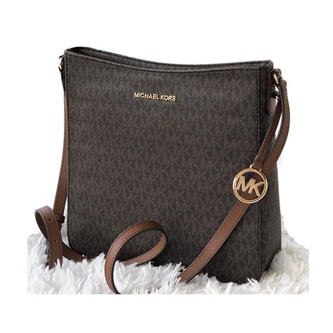 michael kord purse - Michael Kors crossbody purse.